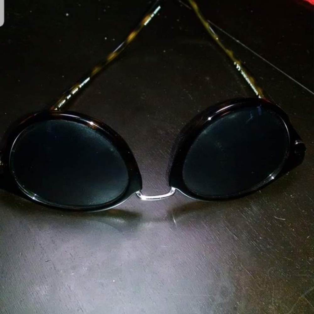 Banana Republic sunglasses Amelia